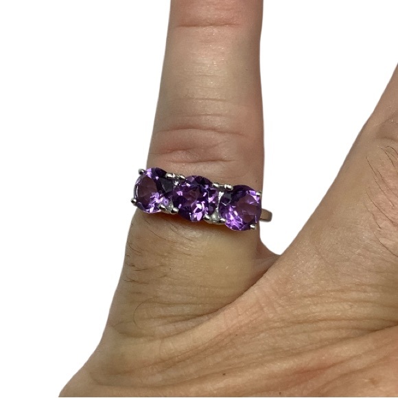 NWOT sterling silver Purple Gemstone Ring - Picture 1 of 3